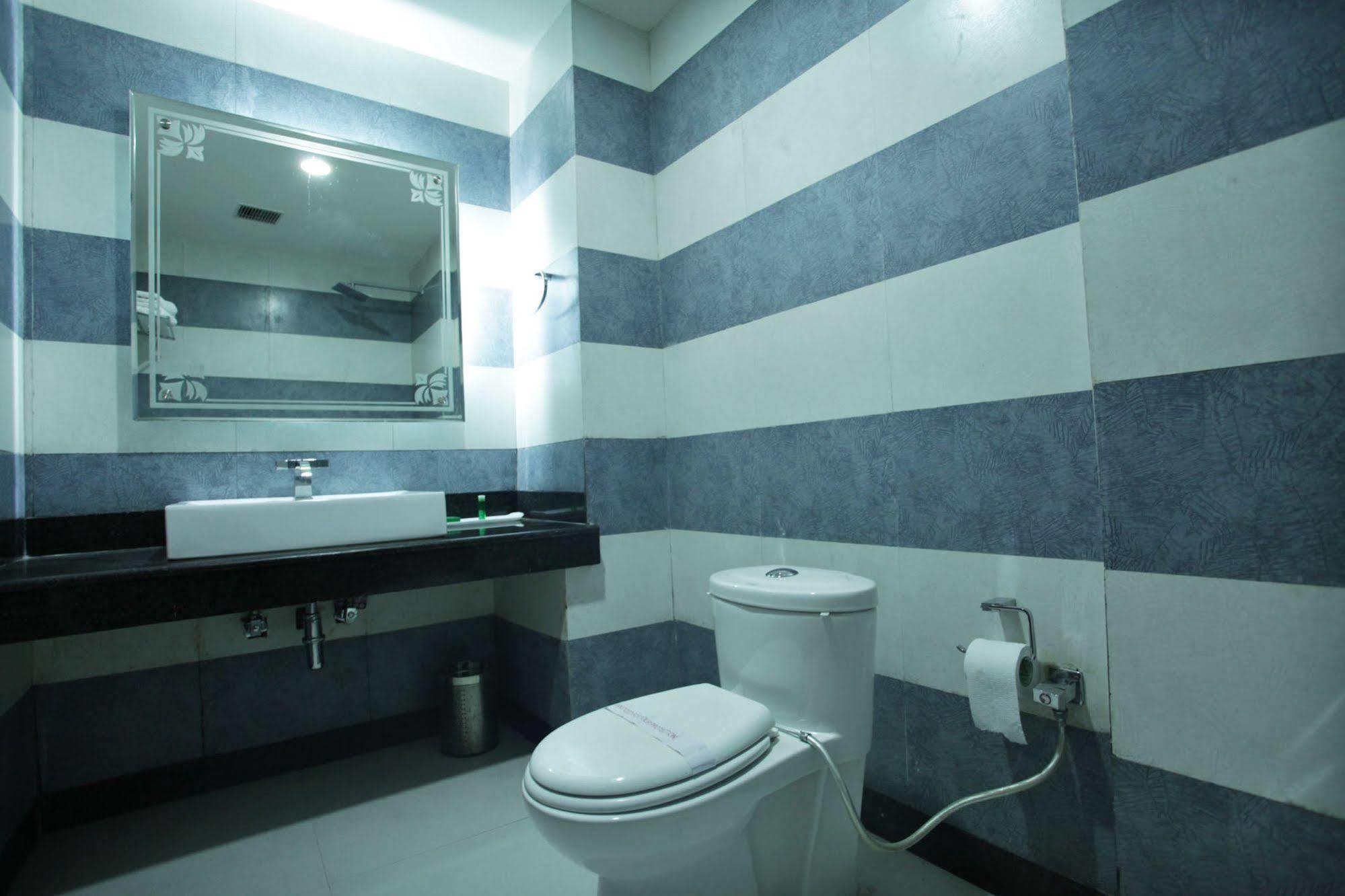 Hotel Grand Mumtaz Towers Srīnagar Exterior foto