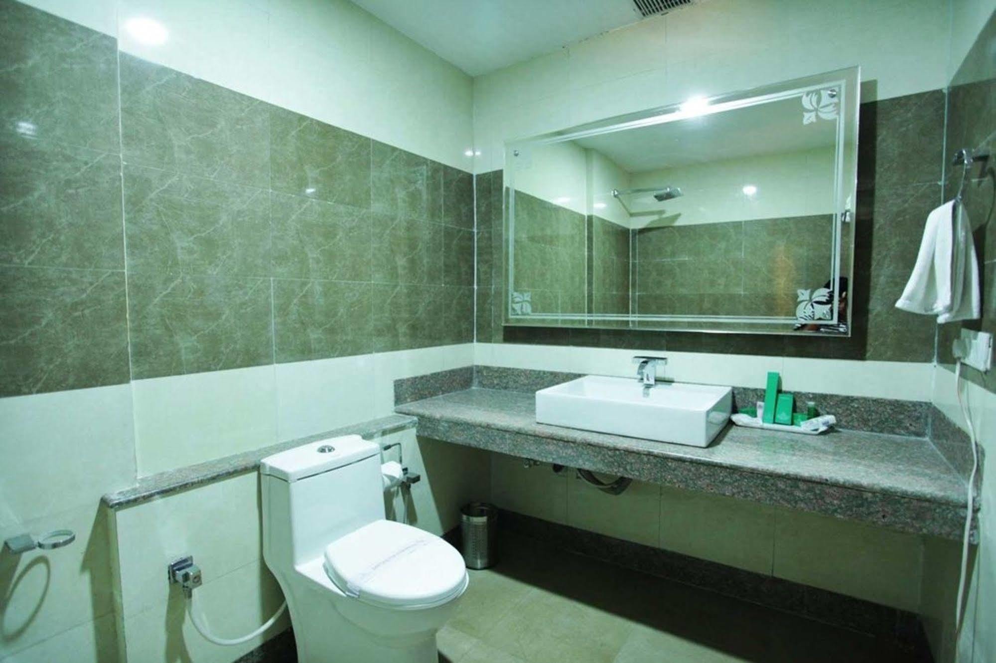 Hotel Grand Mumtaz Towers Srīnagar Exterior foto