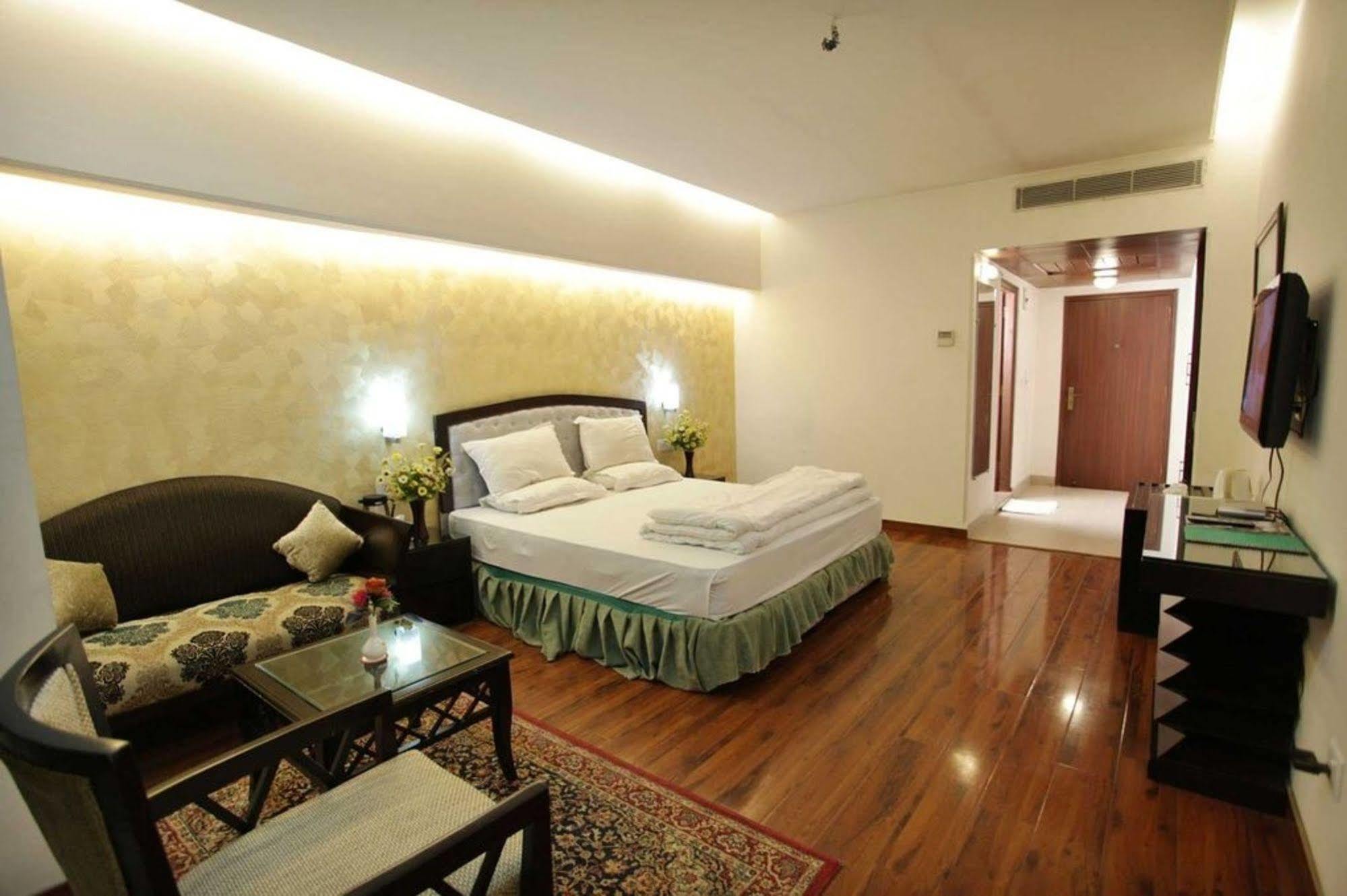 Hotel Grand Mumtaz Towers Srīnagar Exterior foto
