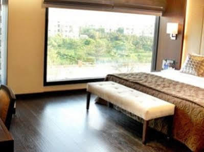 Hotel Grand Mumtaz Towers Srīnagar Exterior foto